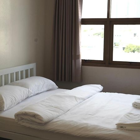 Krung Tone Hostel Бангкок Экстерьер фото