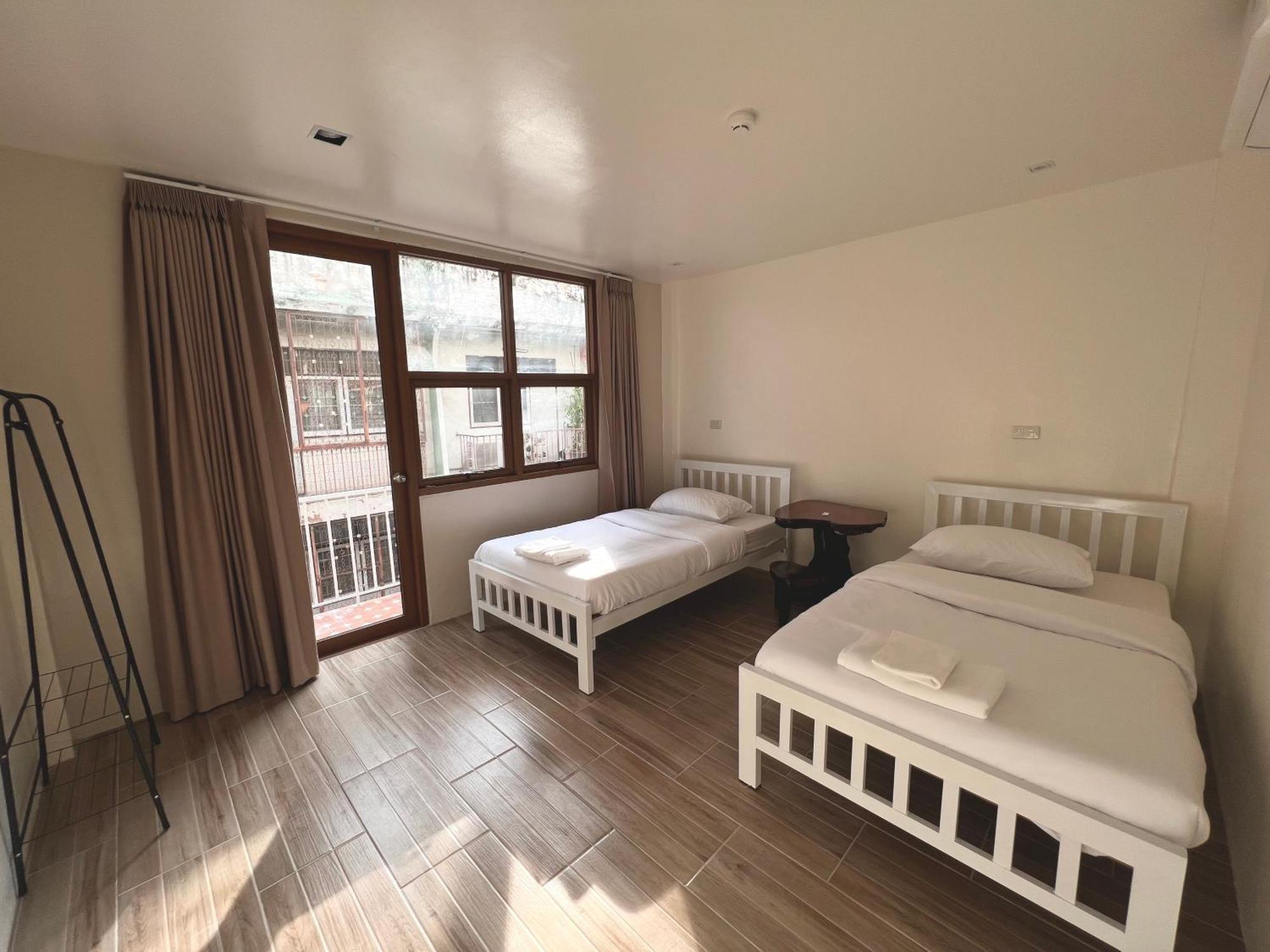 Krung Tone Hostel Бангкок Экстерьер фото