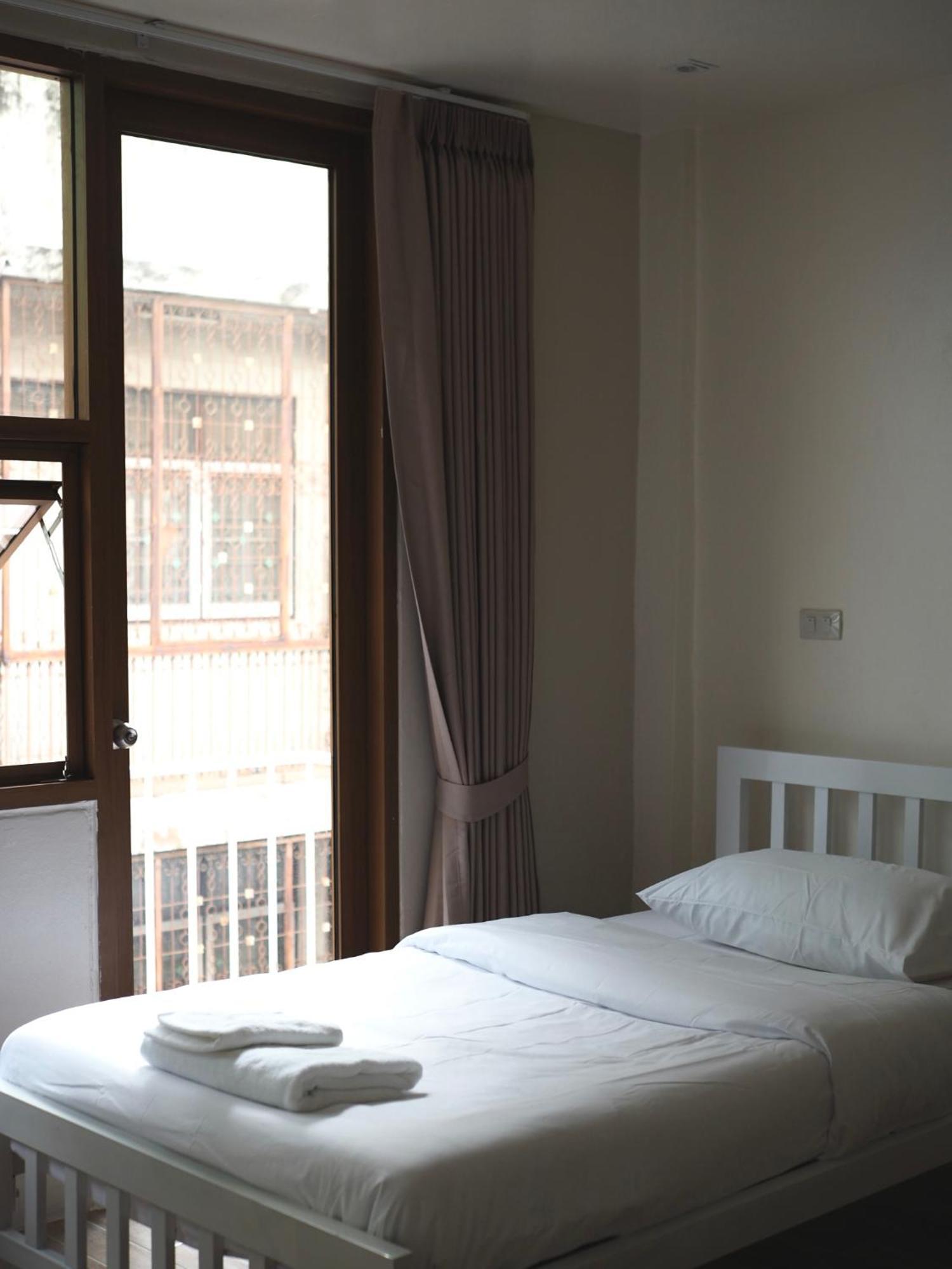 Krung Tone Hostel Бангкок Экстерьер фото