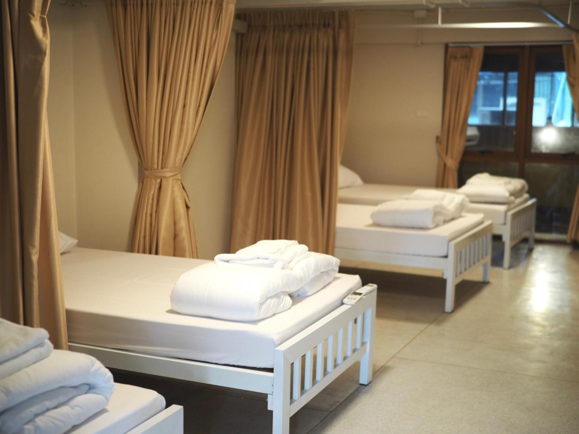 Krung Tone Hostel Бангкок Экстерьер фото
